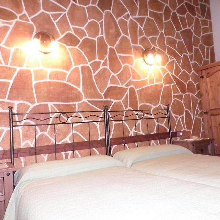 La Cueva Del Lince Guest House Zarza De Granadilla Exterior photo